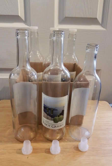 Photo of free For home winemaking - bottles with reusable stoppers. (Vale LA1) #2
