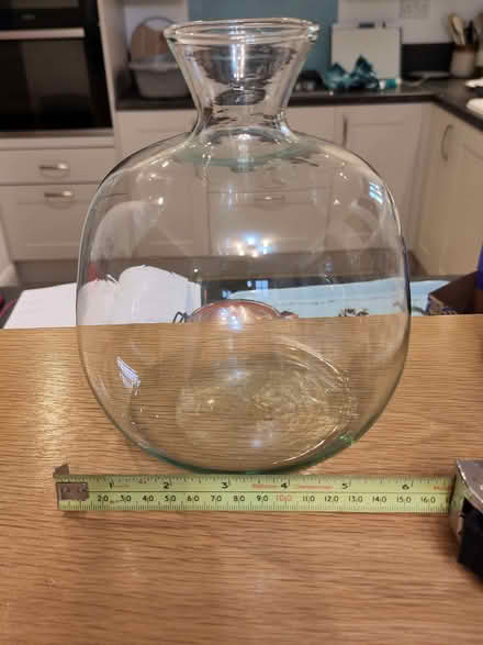 Photo of free Glass vase (Berkhamsted HP4) #1