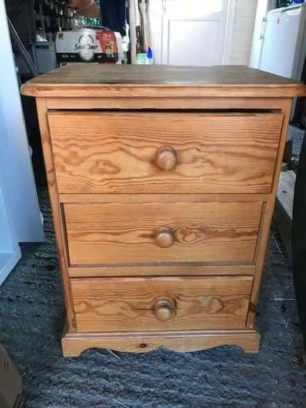 Photo of free small chest drawers (Grove OX12) #1
