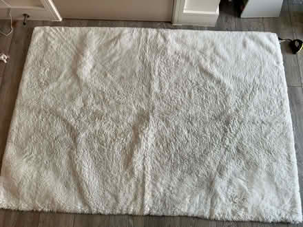 Photo of free White faux fur rug 115 x 165 cm (CM18) #1