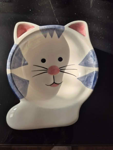 Photo of free Ceramic cat bowl (Heybridge CM9) #1