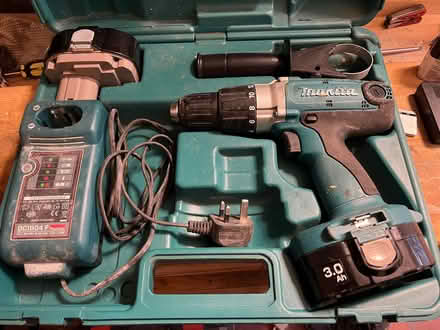 Photo of free Makita Cordless Drill & Charger, (Smallcombe Woods) #2