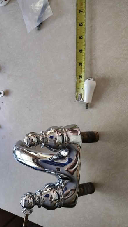 Photo of the white handle (Laurel) #1