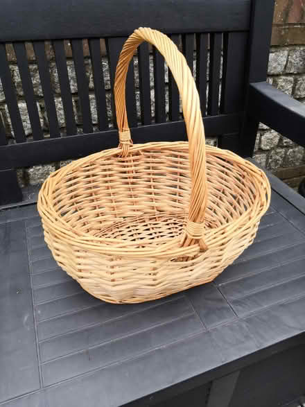 Photo of free Wicker basket (Exmouth, Rivermead area) #1
