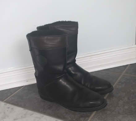 Photo of free Winter boots (Milton - Thompson/Main) #1