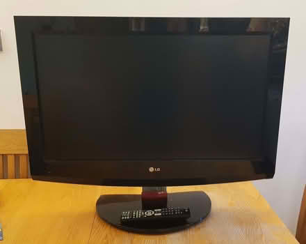 Photo of free lg 32" tv (Royston SG8) #1