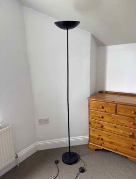 Photo of free Floor lamp (SW11 Clapham) #1