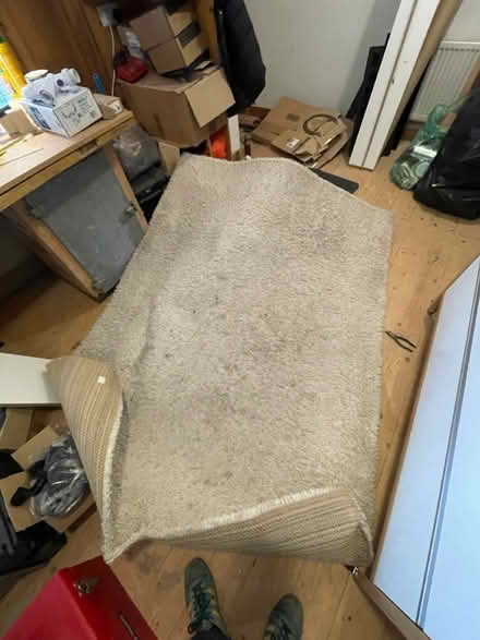 Photo of free Off white rug (2200x1650) (Hackney E9) #1