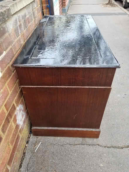 Photo of free desk (Woodside SE25) #1
