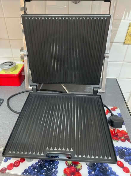 Photo of free Andrew James Sandwich Toaster (Large) (Norbiton KT2) #1