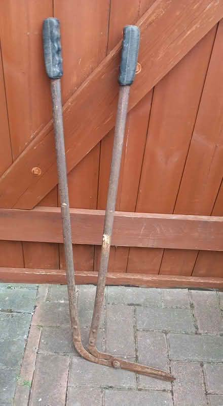 Photo of free Lawn edging shears (Ingol PR2) #1