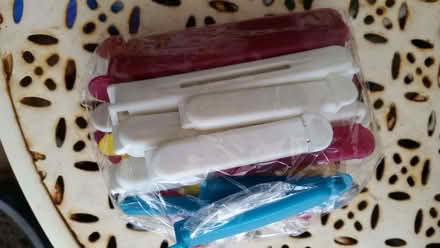 Photo of free A selection of bag clips (Belper DE56) #1