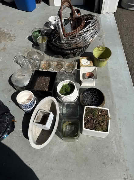 Photo of free Baskets, vases, planters (New Canaan) #1
