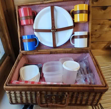 Photo of free Lovely wicker picnic basket (Knaresborough HG5) #1
