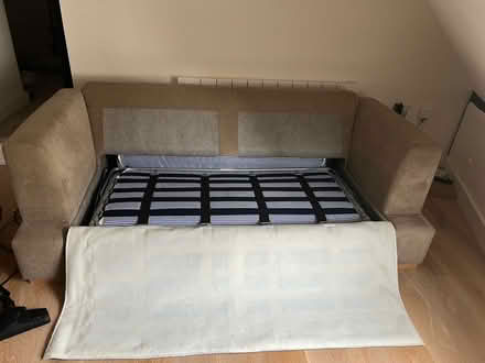 Photo of free A comfy sofa that folds out into a bed (Aylesbury Vale HP20) #1