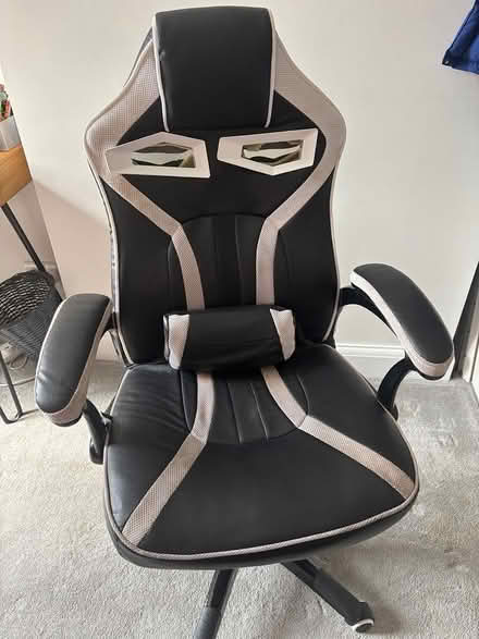 Photo of free gaming chair (Furzedown Tooting) #1