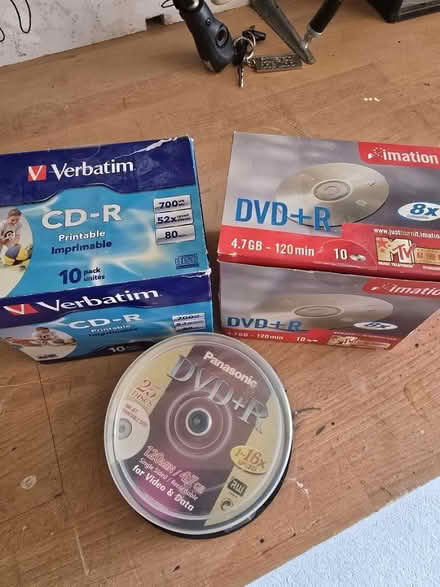 Photo of free Writable DVDs and CD-R discs (SG8) #1