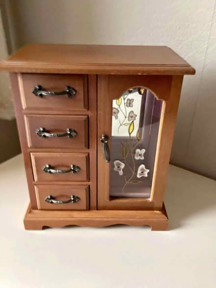 Photo of Jewellery box (B11) #1