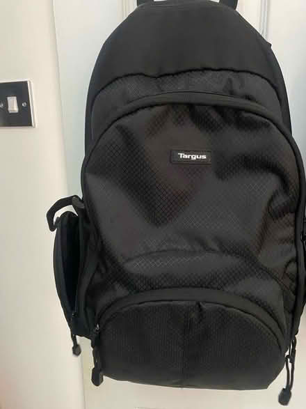 Photo of free TARGUS - Laptop rucksack (Bagshot GU19) #1