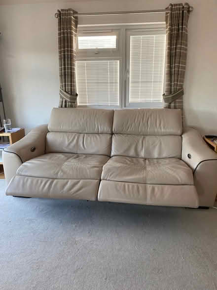 Photo of free Leather electric recliner sofa (Harrietsham ME17) #2