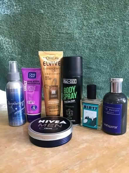 Photo of free collection of cosmetics (Woodley RG5) #1