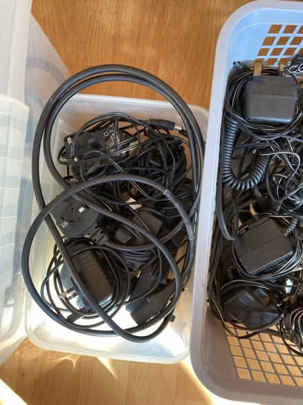 Photo of free Leads/wires/chargers etc (Bodicote OX15) #3