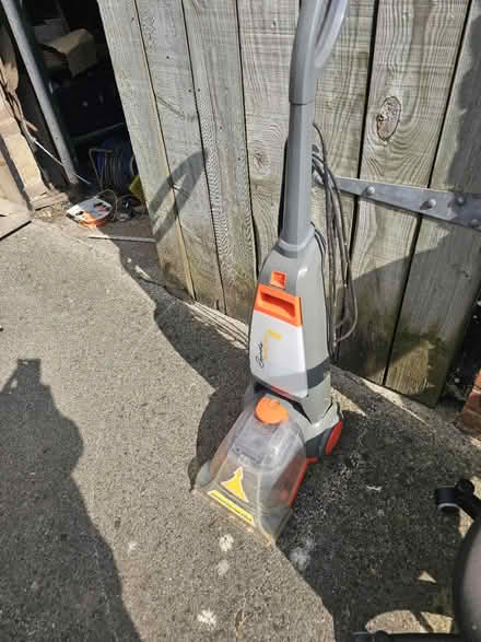 Photo of free Carpet/ floor steamer (Frome BA11) #1