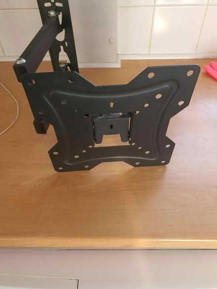 Photo of free tv bracket (S2 wybourn) #3