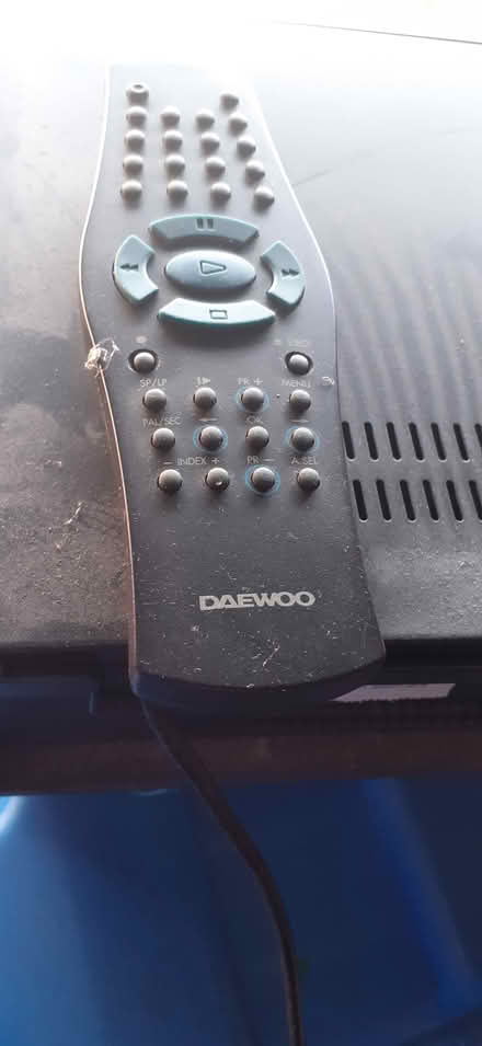 Photo of free Daewoo video player with remote (Livingston EH54) #3