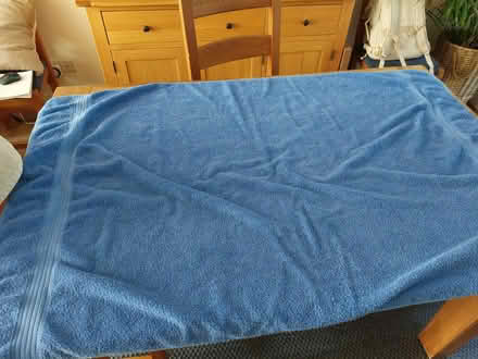 Photo of free Large blue bath sheet towel (BA2) #1