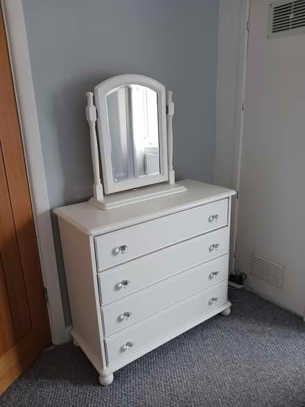 Photo of free Chest of drawers and mirror (Bedhampton havant) #1