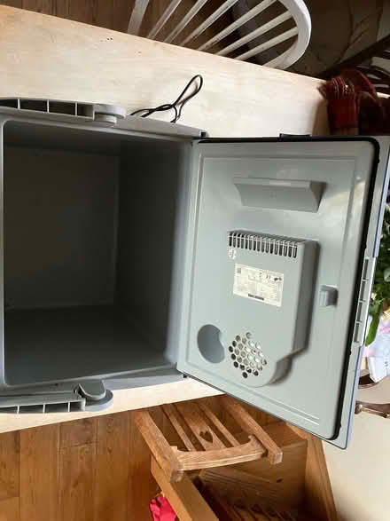 Photo of free Mobicool Mains/car charger cooler box (Roslin EH25) #3