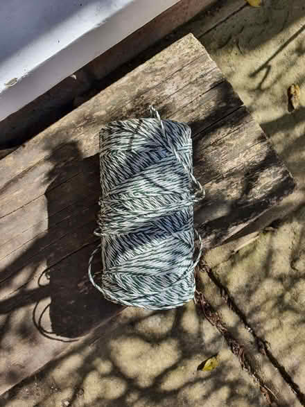 Photo of free Green and white twine (Mundon CM9) #1