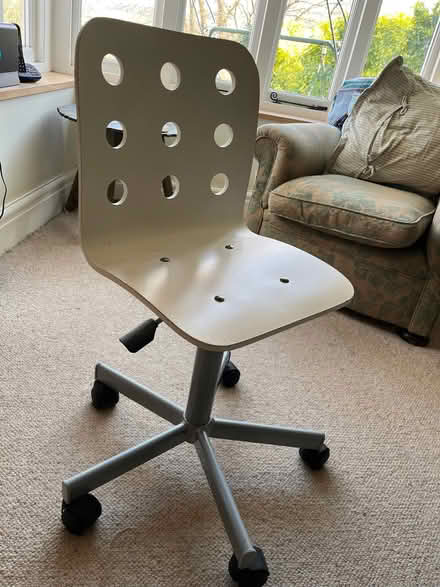 Photo of free IKEA white desk swivel chair (Whiteshill GL6) #1