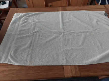 Photo of free Bath and hand towel - beige (BA2) #1