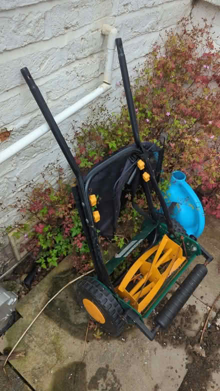 Photo of free Manual lawnmower (Norbiton KT1) #2