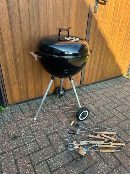 Photo of free Weber barbecue (HP4) #1