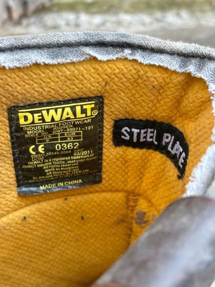 Photo of free Dewault work boots (Hereford HR1) #3