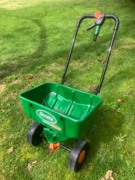 Photo of free Scotts Broadcast Spreader (Near El Camino & Walnut) #1