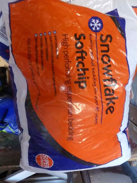 Photo of free Snowflake Softchip equestrian bedding (Dean Court OX2) #1