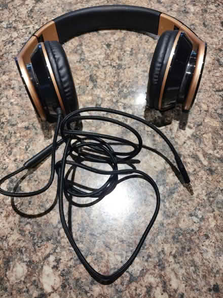 Photo of free Foldy Headphones (Stonehouse) #1