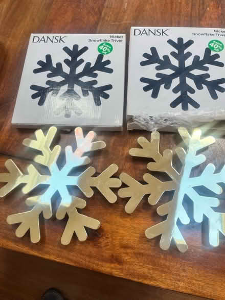Photo of free Trivets (4) - 2 gold and 2 nickel (FFX/Centreville near Costco) #1