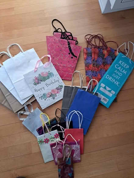 Photo of free gift bags (Library District) #1