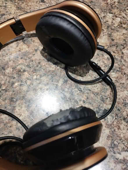 Photo of free Foldy Headphones (Stonehouse) #3
