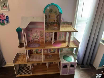 Photo of free Large Dollhouse (Southpointe Parkway) #1