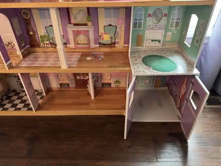 Photo of free Large Dollhouse (Southpointe Parkway) #4