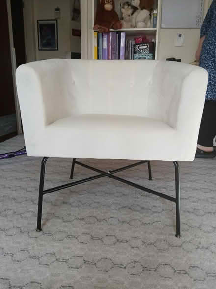 Photo of free Smallish tub type chair (Edge of moss. SK11) #2