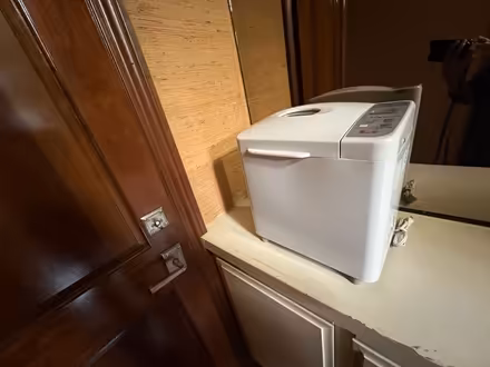 Photo of free Bread maker (WM. Brookhurst and bolsa) #1