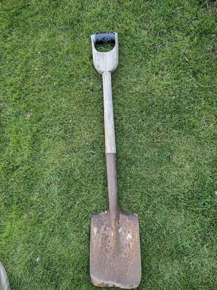Photo of free Garden Spade (Ermine East LN2) #1