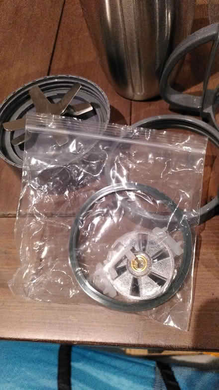 Photo of free Nutribullet with accessories (Tooting, SW17) #4